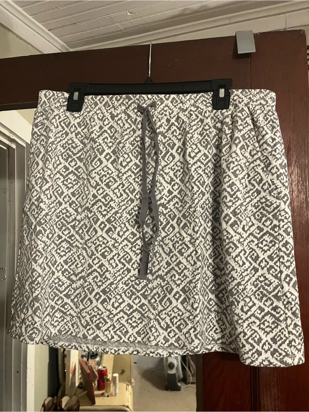 LOFT Gray and White Geometric Drawstring A-Line Skirt